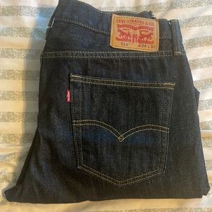 Mens Levi’s 34W 30L - maybe worn once. Great condition.